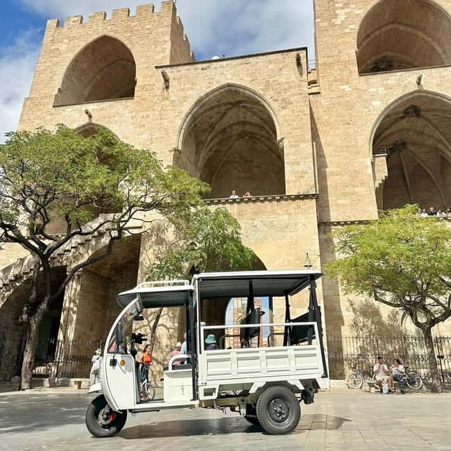 Valencia: Full 2-Hour Tuk Tuk Tour - Platja de Llevant and Cabanyal: coastal viewpoints without the hassle