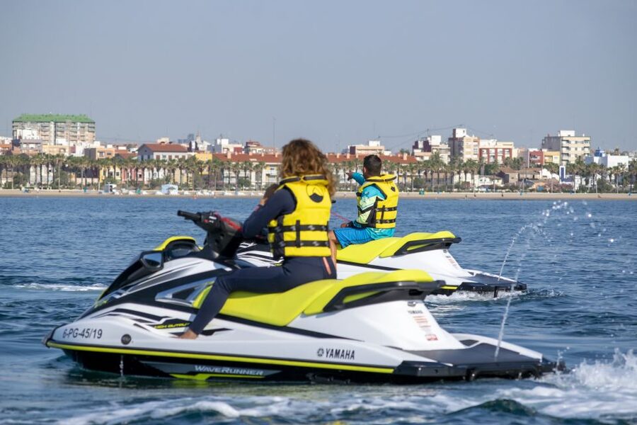 Valencia: Jet Ski Tour + Paddle Surf + Photos + Free drink - Key points