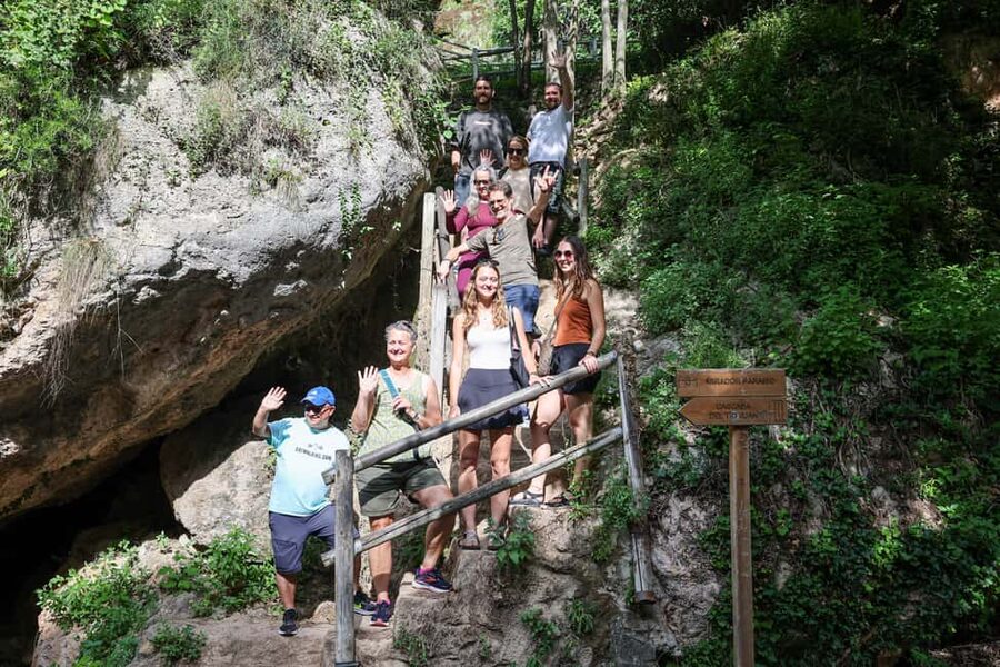Valencia: Montanejos Thermal Spring & Girlfriend Waterfall - Aigües Termals de Montanejos, 25°C comfort with real-world quirks