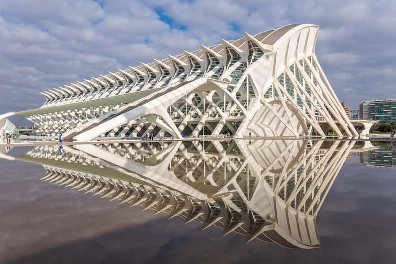 Valencia: Oceanogràfic, Hemisfèric & Science Museum Combo - A one-day schedule that doesn’t feel like a sprint