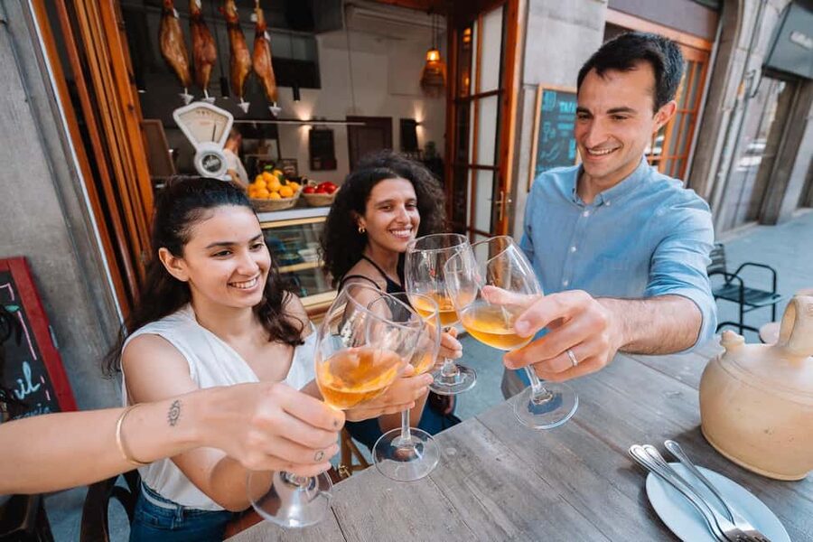 Valencia: Tapas and Drinks Evening Tour - Stop 1: Cold and Salty Starters With the Right First Sip