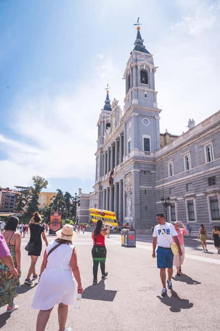 Walking Tour Madrid +Pintxo +Drink - Madrid, Pintxos, and the Royal Palace in One Walk