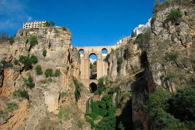 White Villages and Ronda Day Tour from Seville - Grazalema in the Sierra de Grazalema: mountain town, panoramic pauses